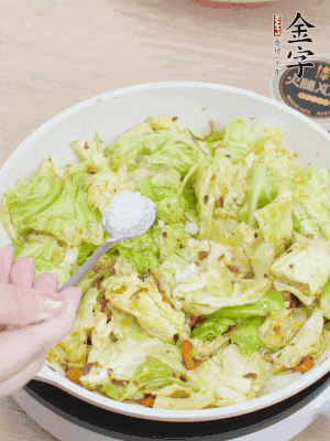 一點(diǎn)鹽、糖調(diào)味。
